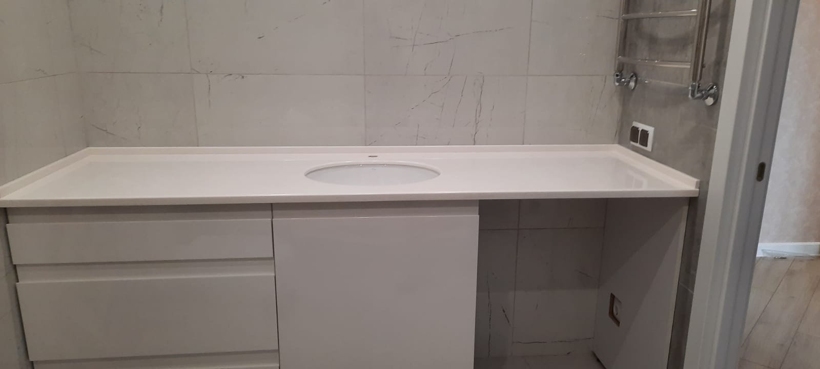 Столешница из камня для ванной