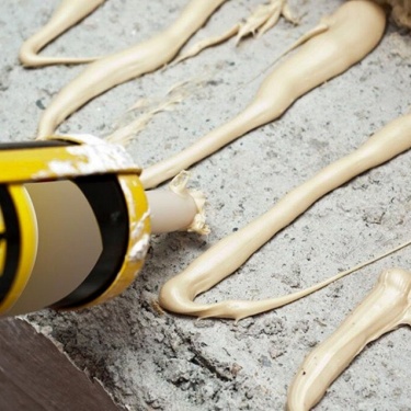 Приклеивание подоконника &ndash; это один из распространенных способов его монтажа, позволяющий создать ровное покрытие, особенно при установке изд...