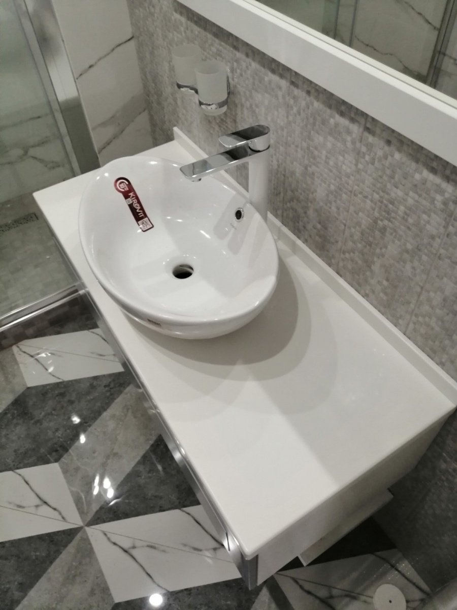 Столешница из камня в санузел